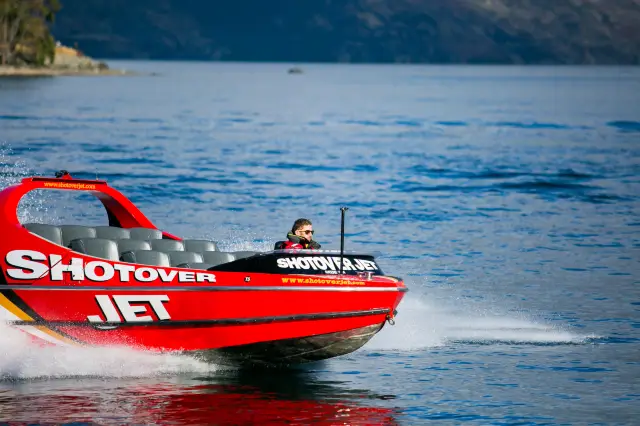 Speedboat Rides in Queenstown