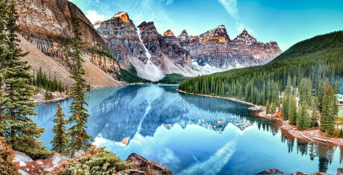 カナダを代表する景色】エメラルドグリーンに輝く湖の絶景 | Trip.com