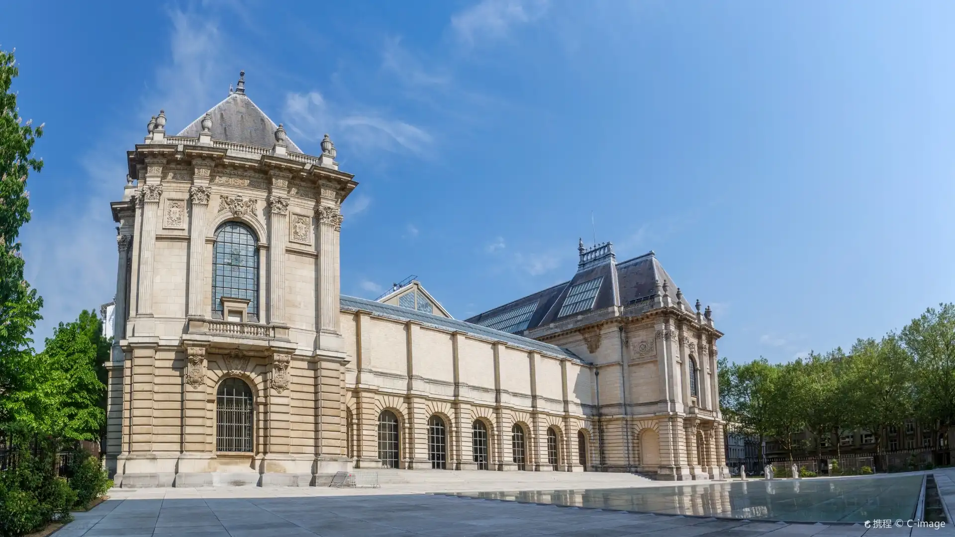 Hotels near Palais des Beaux Arts
