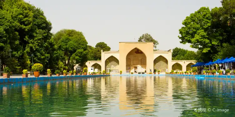 Hotels near Aali Qapu Palace