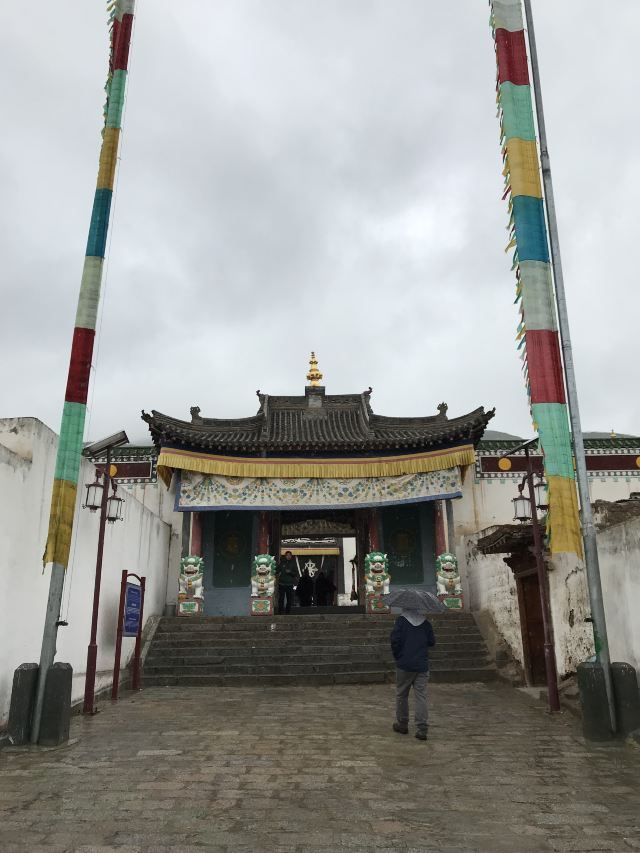 隆務寺