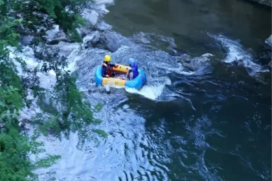 天門山漂流