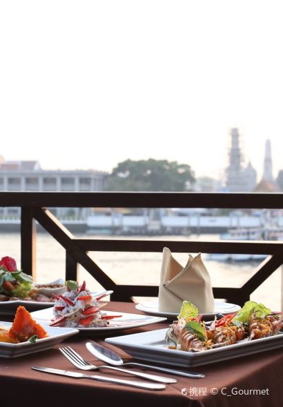 The Deck by Arun Residence