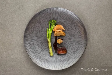 SOIGNÉ