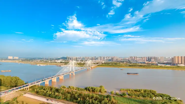 Hotels near Anhui University of Science and Technology (Longhu Campus)