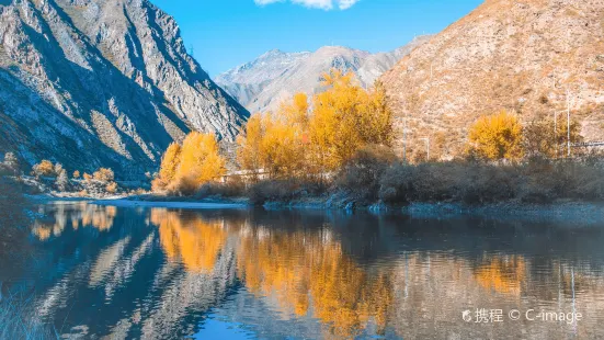 米亜羅紅葉風景区