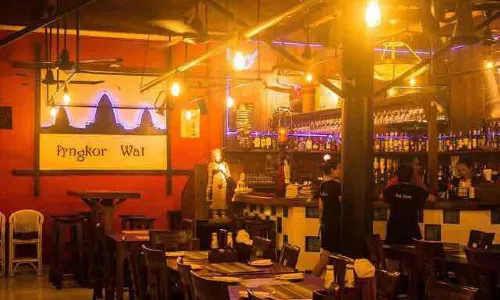 紅琴餐廳（Pub Street）
