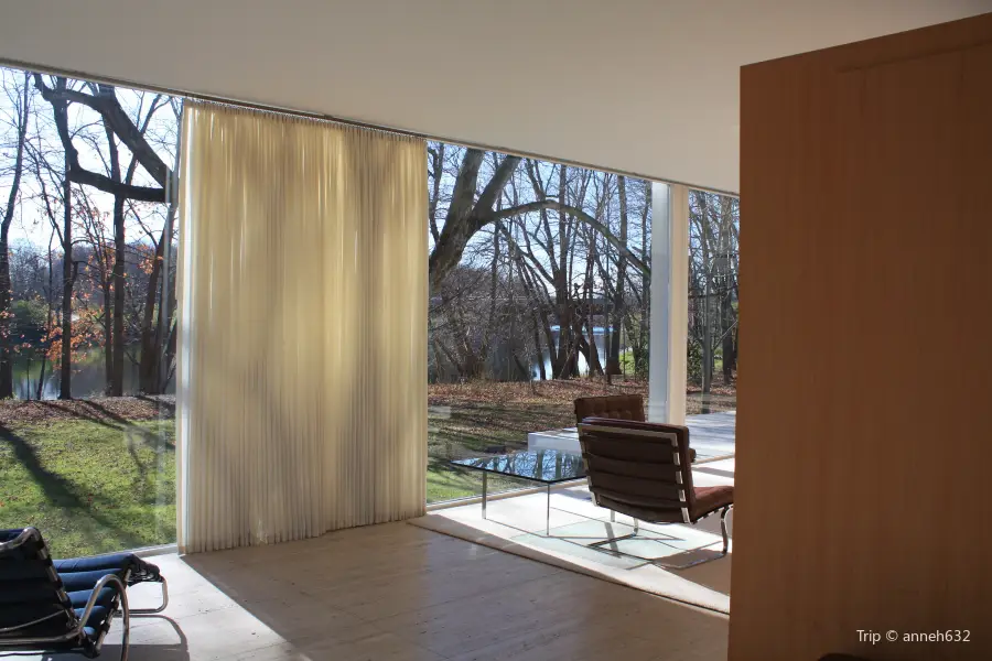 Edith Farnsworth House