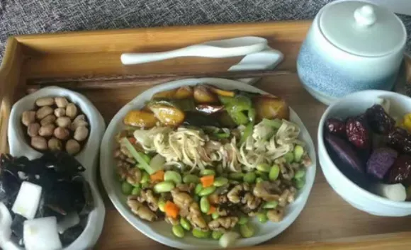 均陵薈館