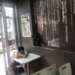 华莱士·全鸡汉堡(连界店) User Photo