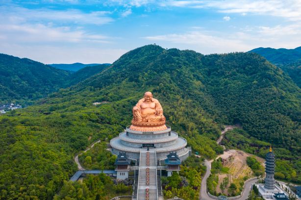 Renjian Maitreya (Xuedou Temple)