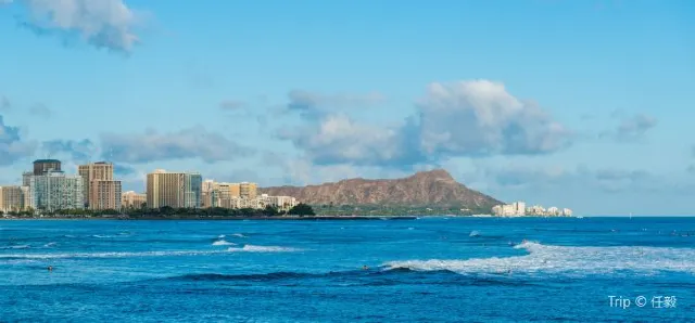 Hiking along the side practical tips for Diamond Head Hawaii