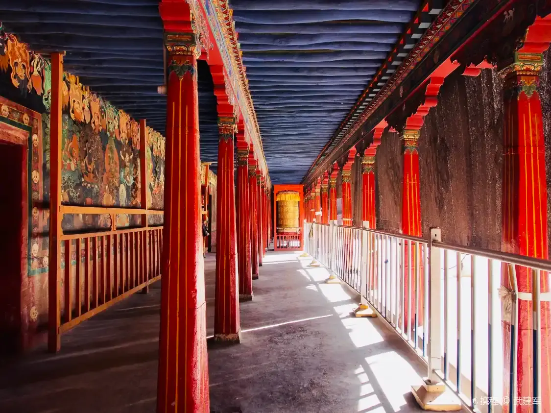 Hotels near Naiqiong Temple