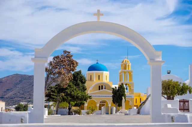 Top 10 Tourist Attractions in Santorini