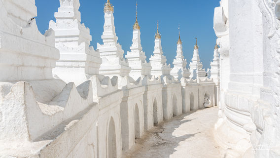 Hsinbyume Pagoda (Myatheindan Pagoda)
