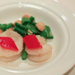 ZI YAT HEEN User Photo