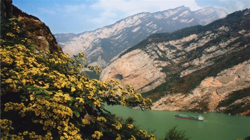 錬子崖風景区