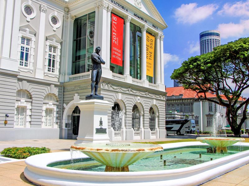 Statue of Sir Stamford Raffles