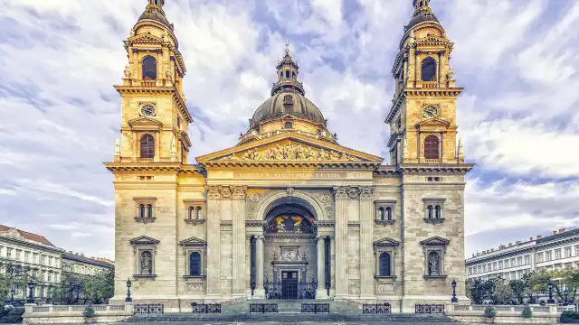 Hotels near St. Stephen's Basilica