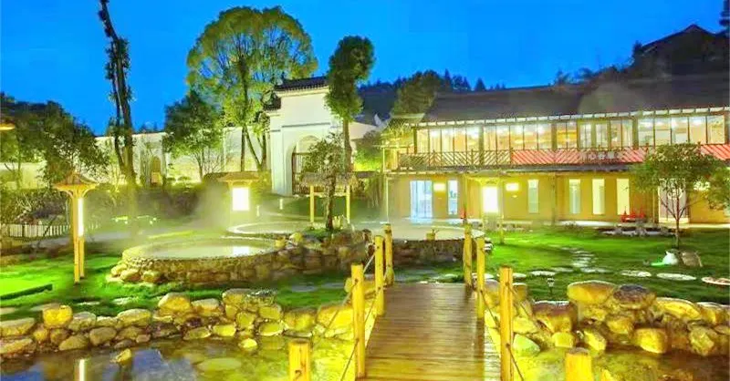 Hot Springs Attractions