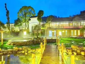Các điểm vui chơi suối nước nóng Phổ Biến Tại Đức Hưng
