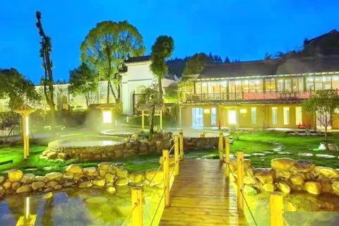 Yangxingu Caoben Hot Spring Resort