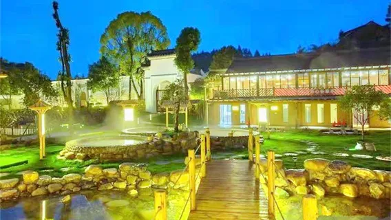 Yangxingu Caoben Hot Spring Resort