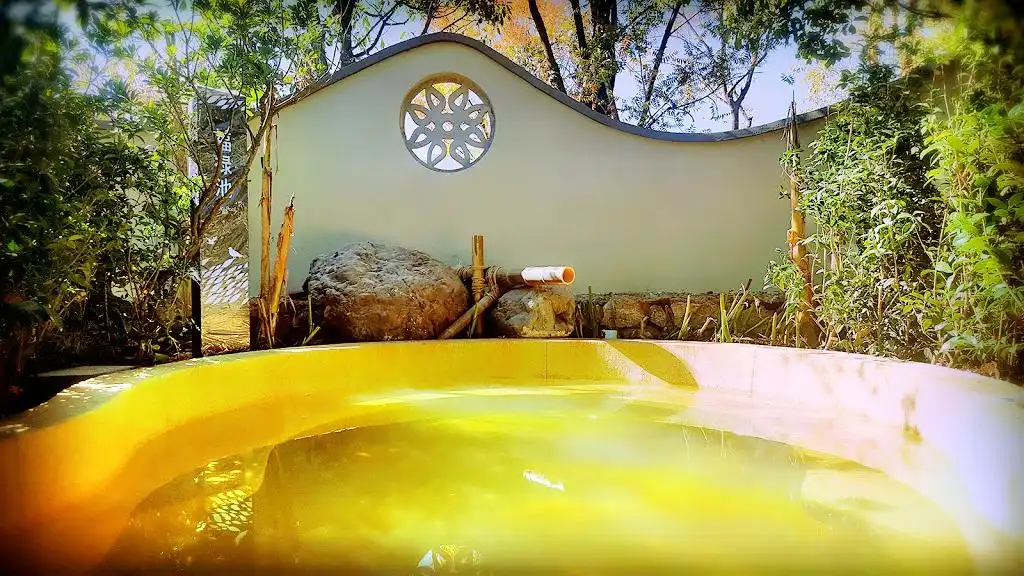 Hotels near Jinlinwan Hot Springs