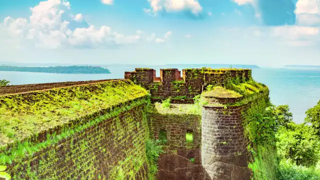 アガーダ・フォート周辺のホテル