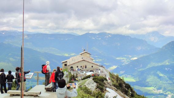 Tagesausflug zum Kehlsteinhaus und Obersalzberg ab München inklusive Reisebus und Reiseleiter