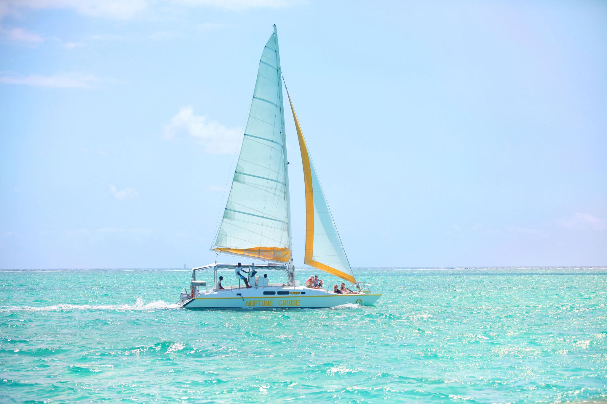 塞爾夫島雙體船一日遊（含午餐BBQ燒烤）2人起訂