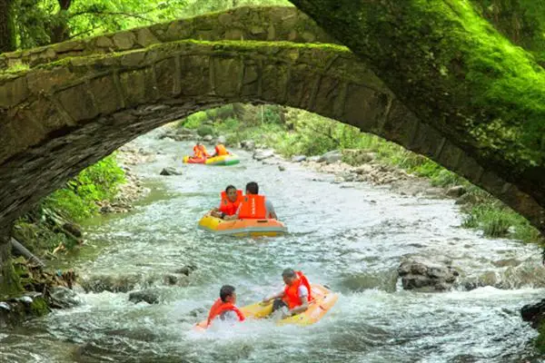 Rafting in Ningguo