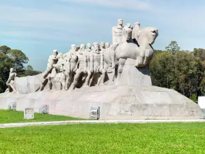 Monumento a las Bandeiras