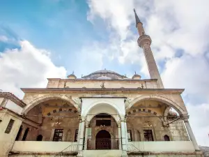 İzzet Paşa Cami