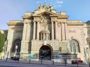 Bristol Museum & Art Gallery