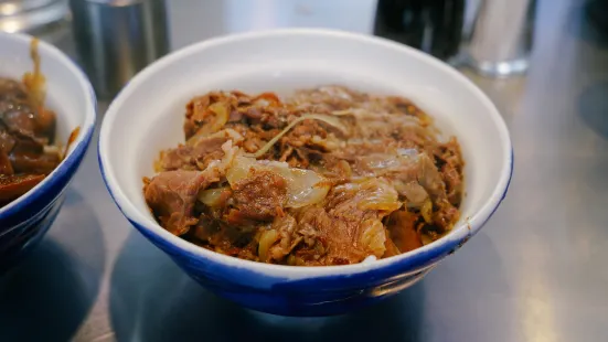 牛丼 ホルモン きつねや