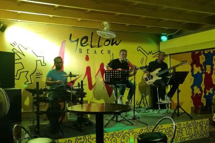 Yellow Beach Cafe