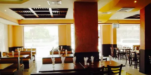 Dubai Chicken Tikka Inn