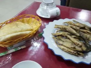 裕兴饭店(松天线店)
