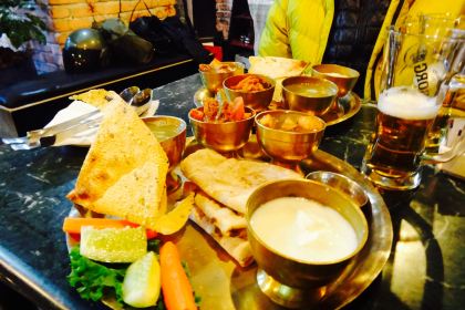 Kausi Dreamers Terrace Cafe