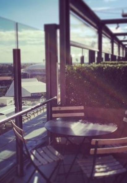 2KW Bar & Restaurant