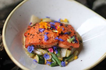 Salty's on Alki Beach