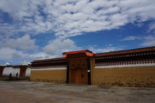 Hezuo Temple