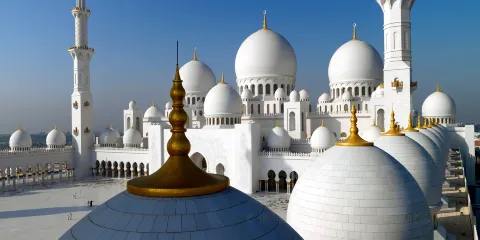 阿布扎比盧浮宮+清真寺+總統府+法拉利公園一日遊【中文包車】