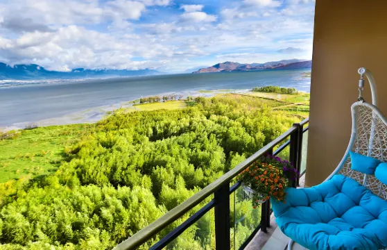 大理梨花月半島海景客棧