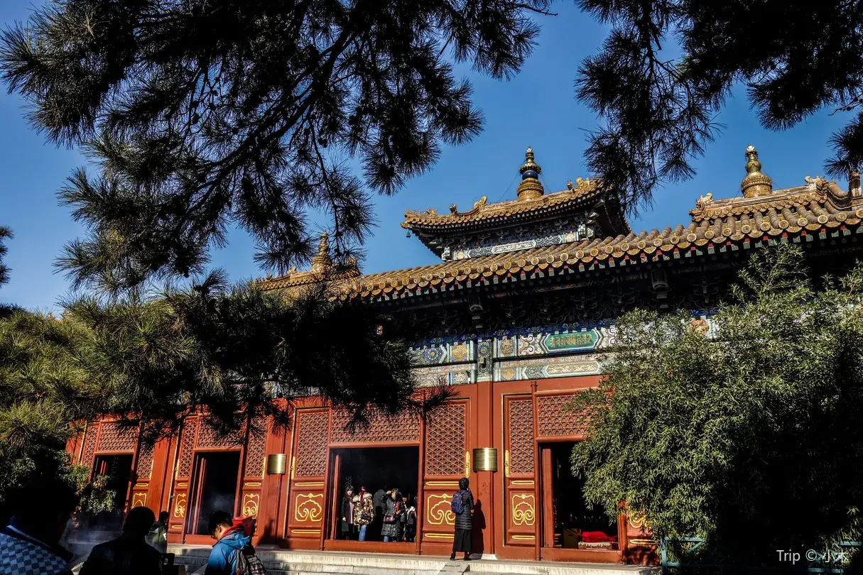 2_Lama Temple