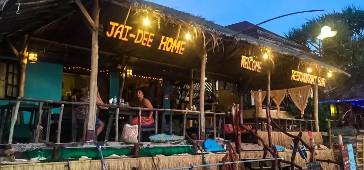 Jai-Dee Home. Restaurant, Bar on the Beach.