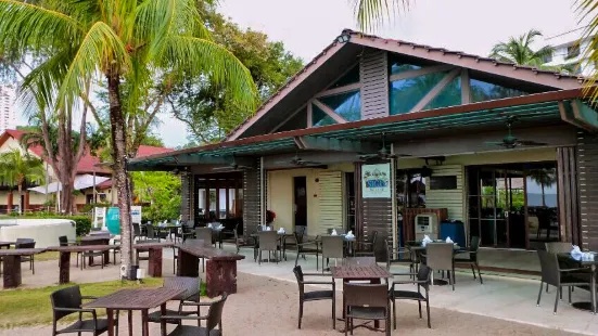 Sigi's Bar and Grill on the Beach at Golden Sands Resort - Penang