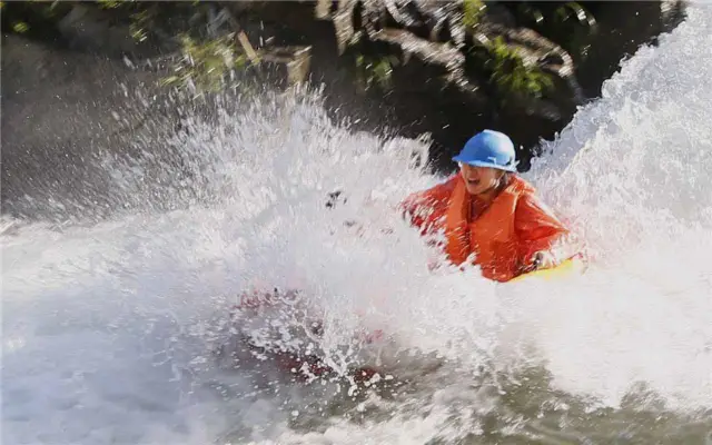 Rafting in Ningguo
