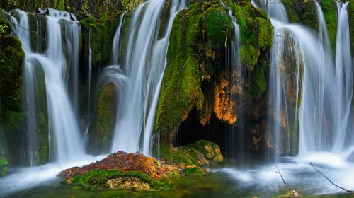 Nuorilang Waterfall